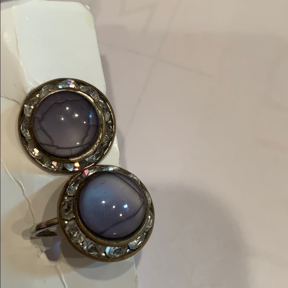 VINTAGE SCREW BACK BLUE EARRINGS About 1/2 in